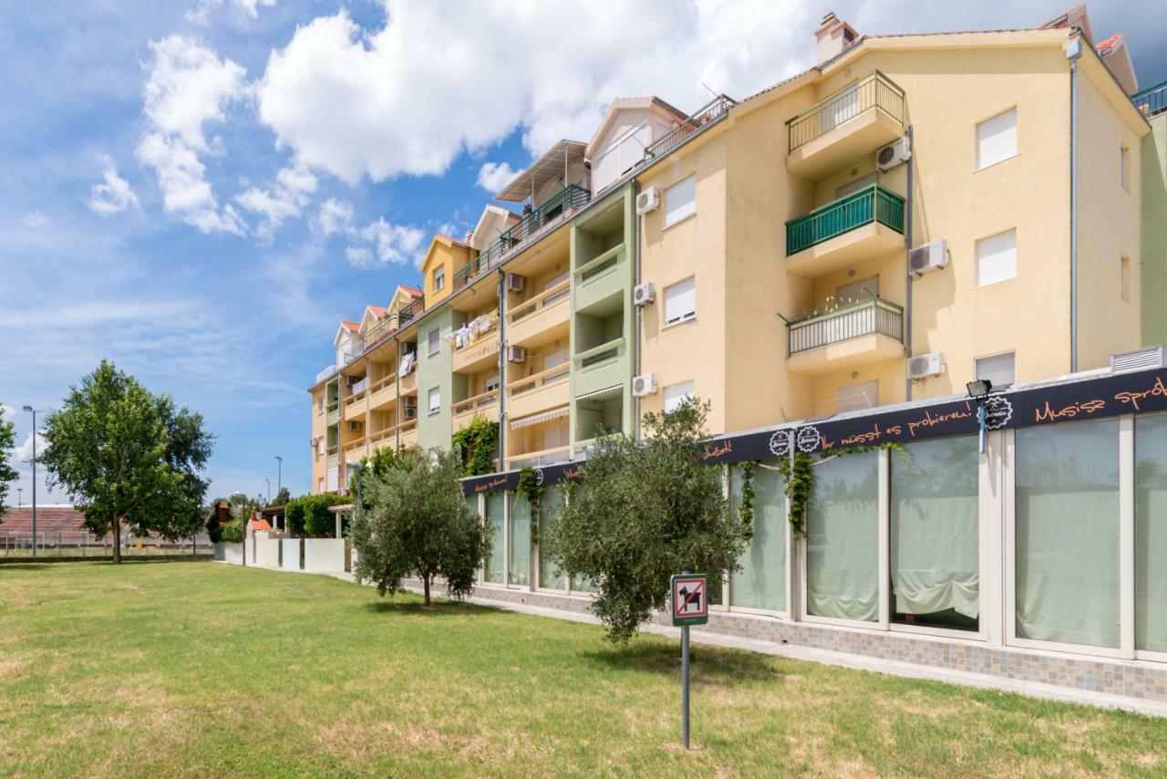 Natali Apartment Omiš Exterior foto